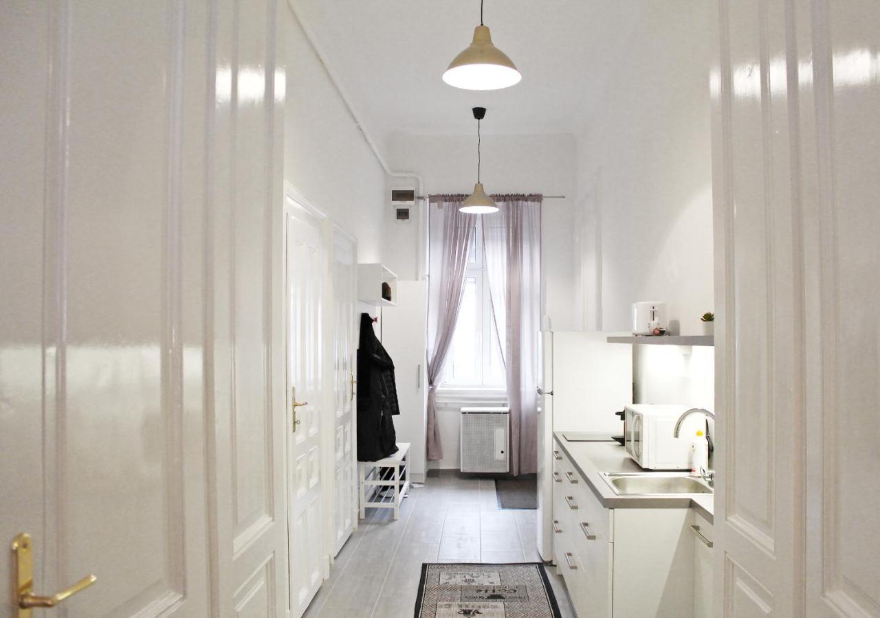 Luxury New Apartment With Gallery At Dob Street Nearby Gozsdu Court Будапешт Экстерьер фото